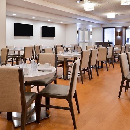 Holiday Inn Hotel & Suites Rochester - Marketplace By Ihg Exterior foto