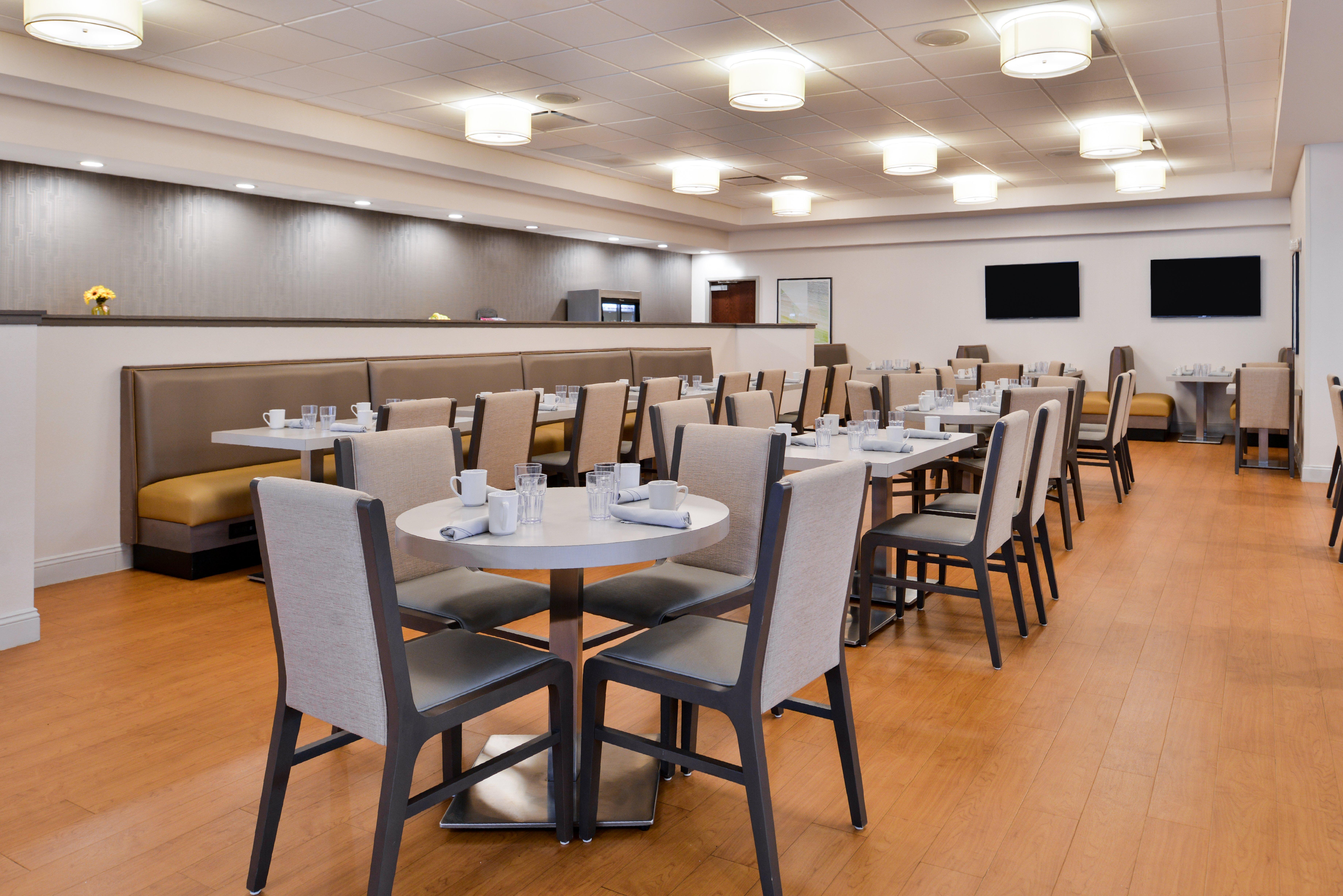 Holiday Inn Hotel & Suites Rochester - Marketplace By Ihg Exterior foto