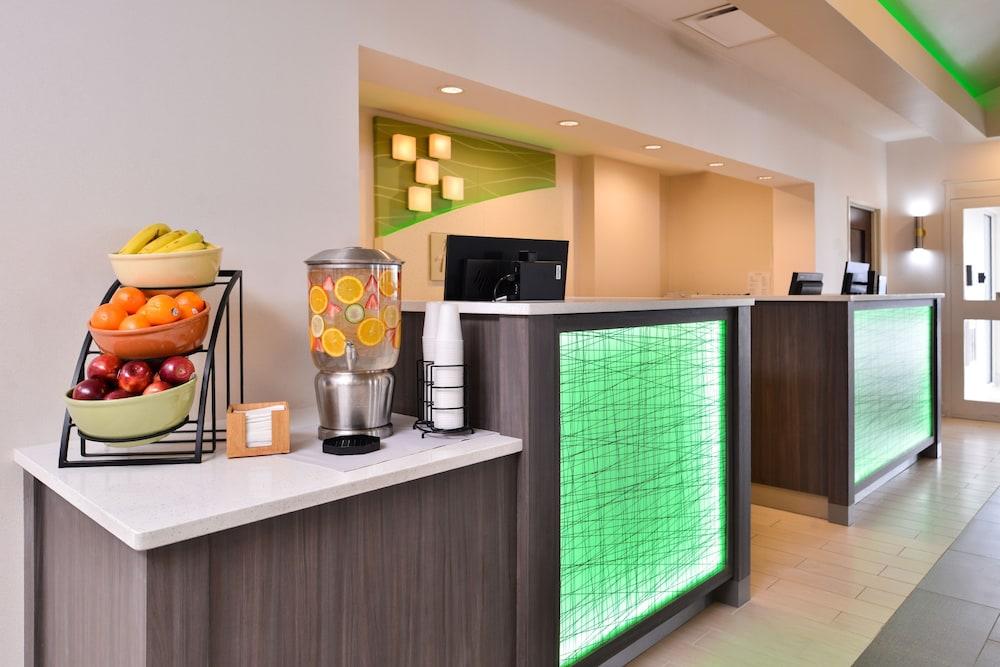 Holiday Inn Hotel & Suites Rochester - Marketplace By Ihg Exterior foto
